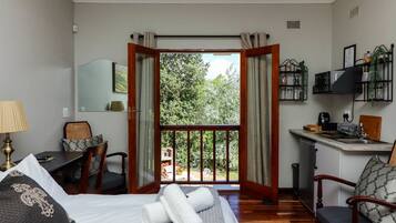 Double Room, 1 King Bed, Garden View | Desk, laptop workspace, iron/ironing board, free WiFi