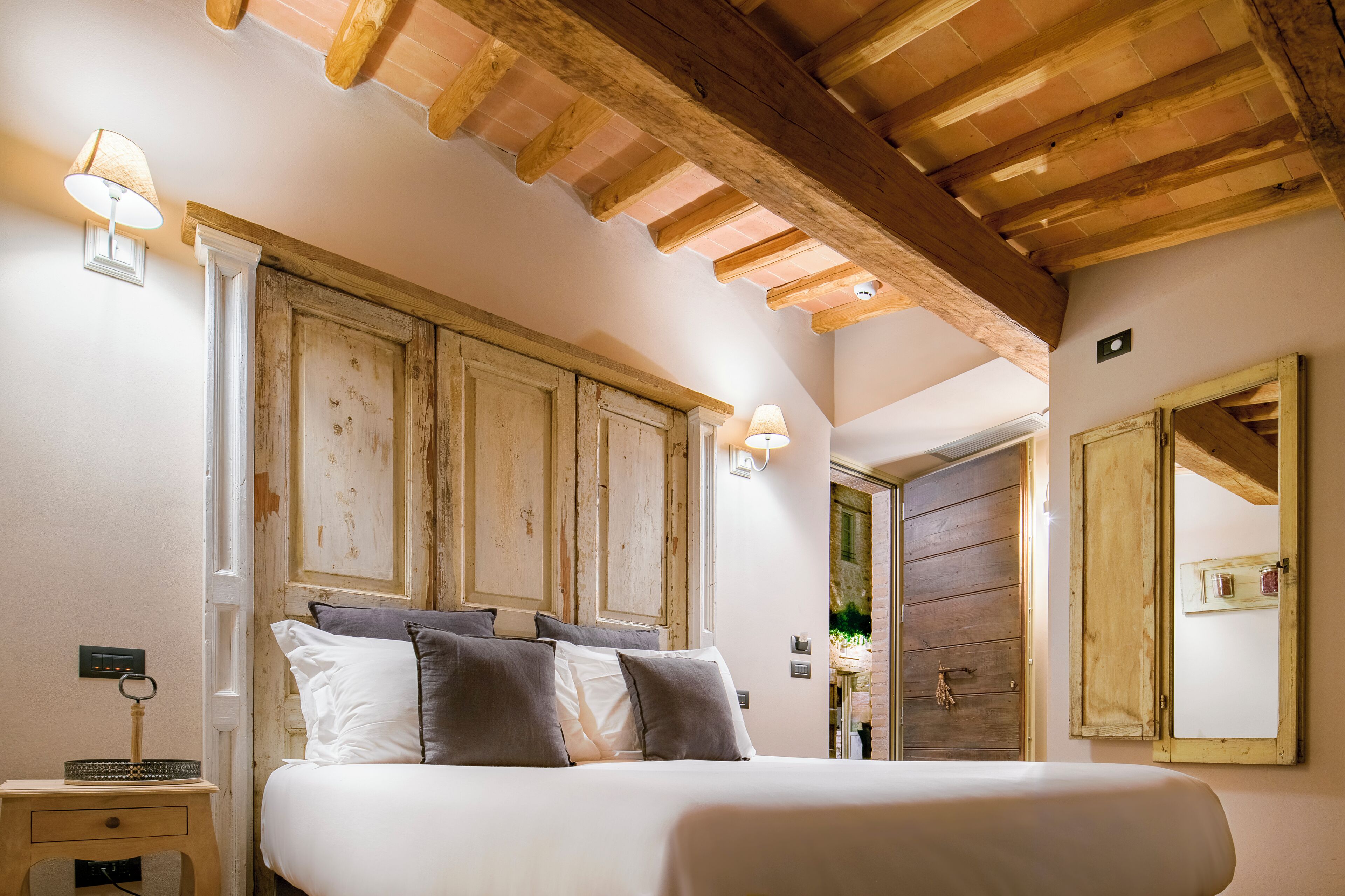 Habitación doble superior, 1 cama Queen size, para no fumadores | Minibar, escritorio, espacio para trabajar con laptop y insonorización 