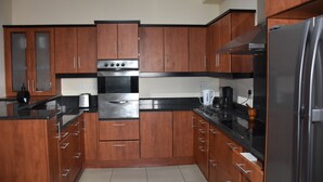 Family Apartment, 1 Queen Bed, Non Smoking | Private kitchen - 6 on Ridgeton Towers (Umhlanga)