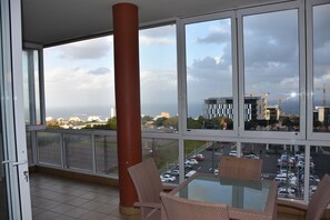 Departamento familiar, 1 cama Queen size, para no fumadores | Terraza o patio