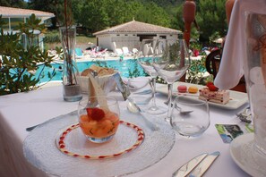 Breakfast, lunch and dinner served - Vayamundo Quillan L'Espinet (Quillan)