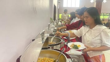 Free daily cooked-to-order breakfast