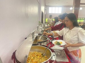 Petit-déjeuner préparé à la commande compris tous les jours