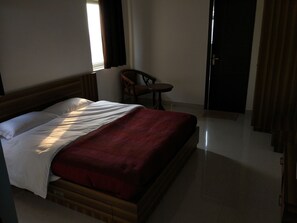 1 室のベッドルーム、エジプト綿のシーツ、高級寝具、羽毛の掛け布団