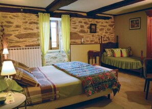 Triple Room (Prairie) | Individually decorated, individually furnished, desk, free WiFi