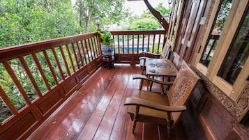 Traditional Thai House River View | Terrace/patio