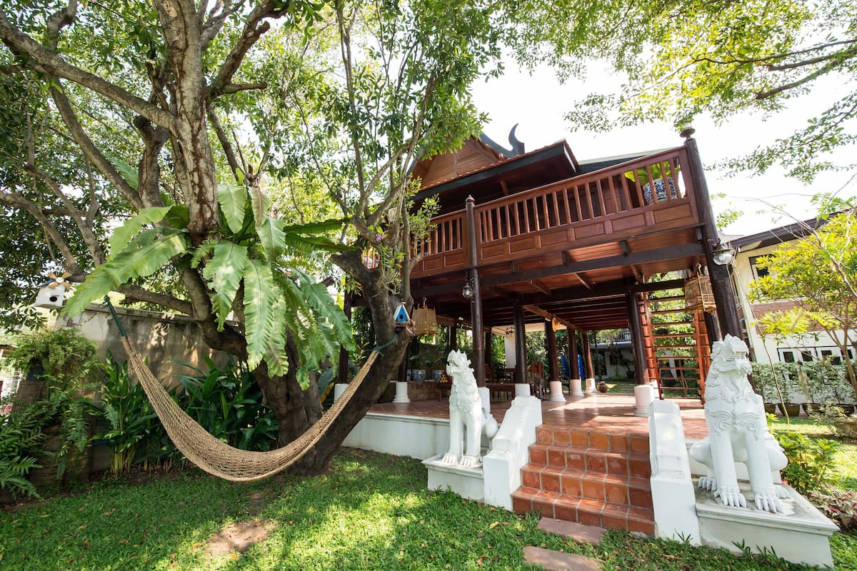 Traditional Thai House River View | Mini-bar avec articles gratuits, décoration personnalisée