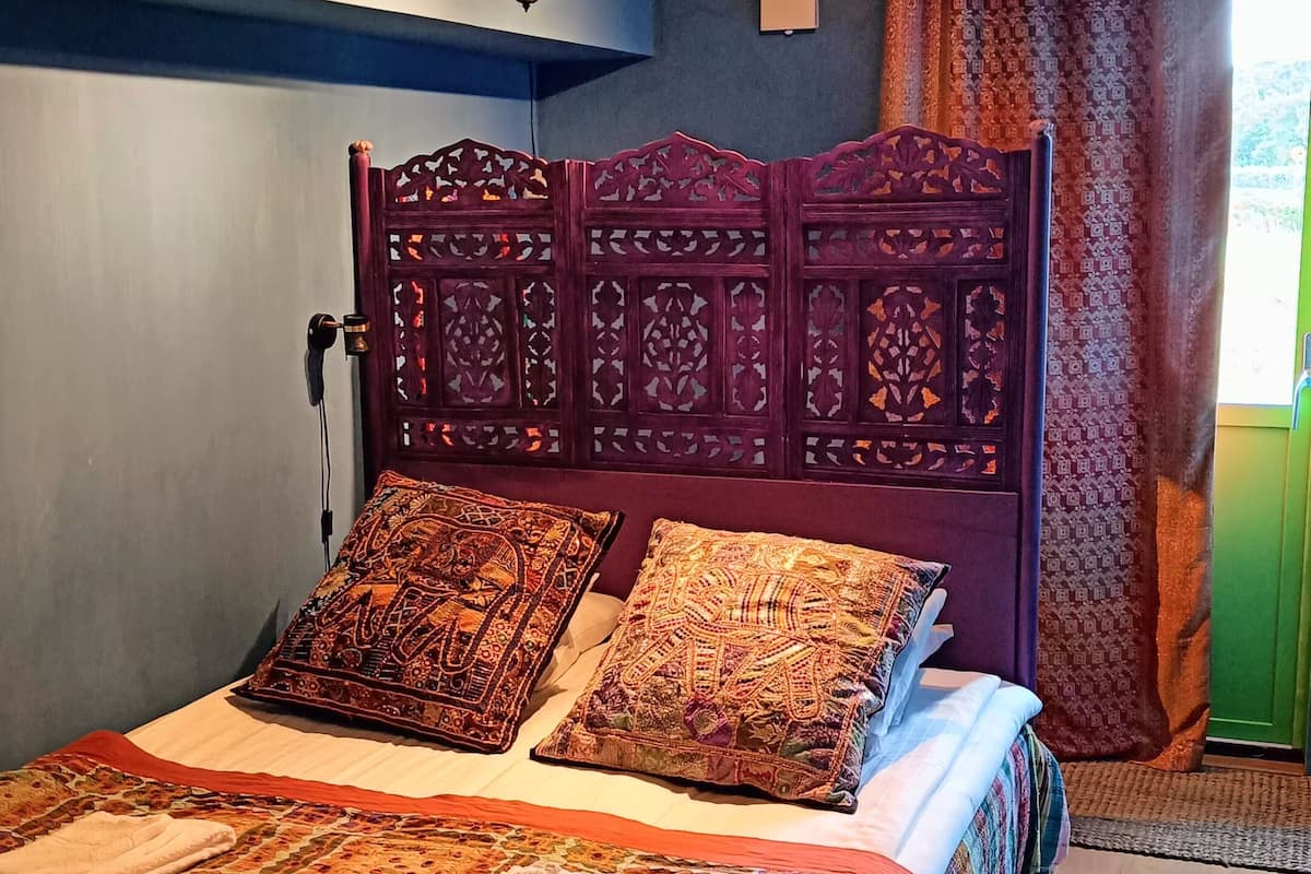 Double Room (Shared Bathroom)