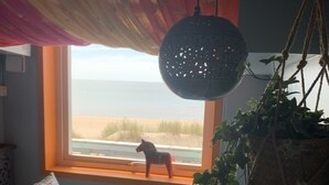 Familierom (Sea View, Shared Bathroom) | Wi-fi (inkludert) og sengetøy