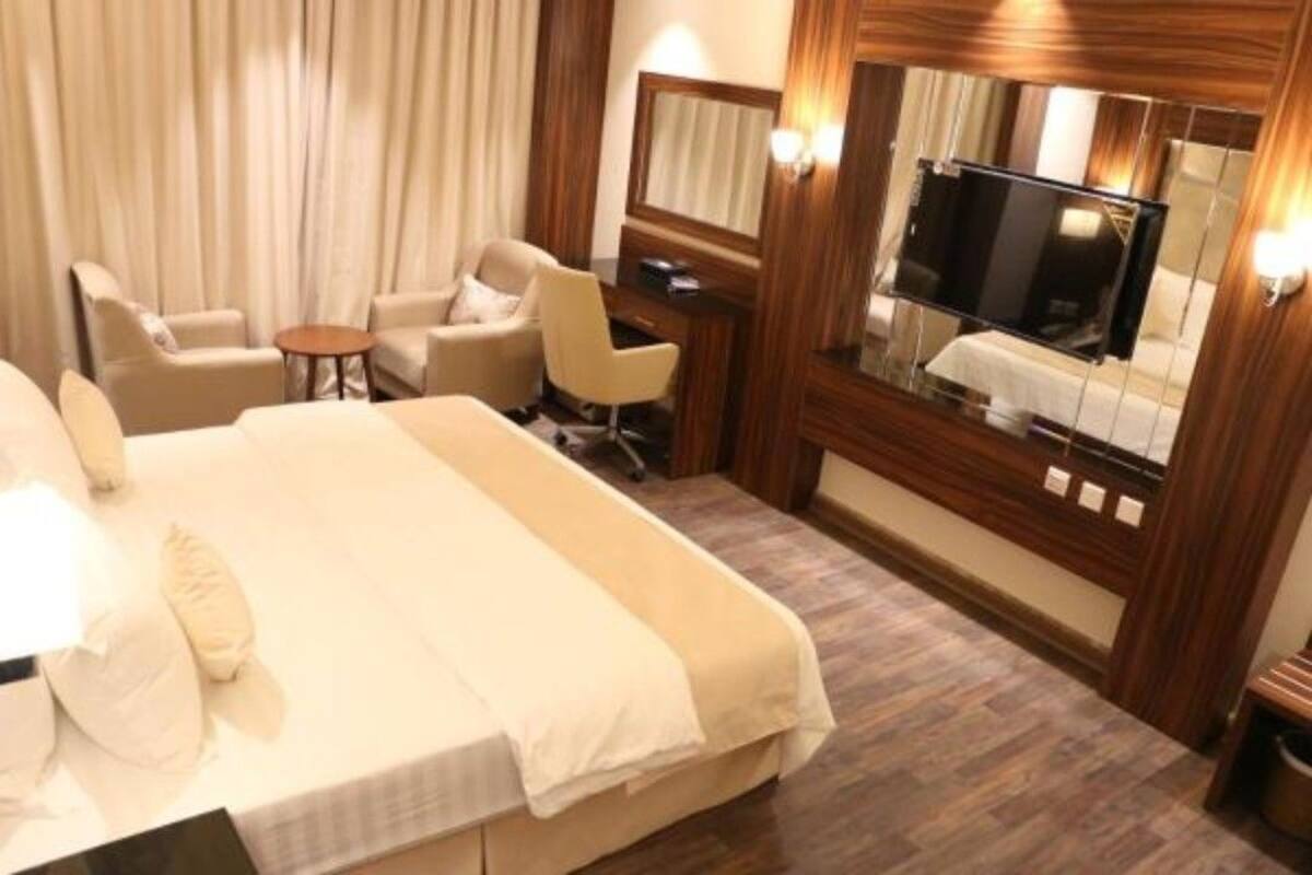 Chambre supérieure | 1 chambre, minibar, coffre-fort, bureau