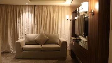 40-inch LED TV with satellite channels, TV