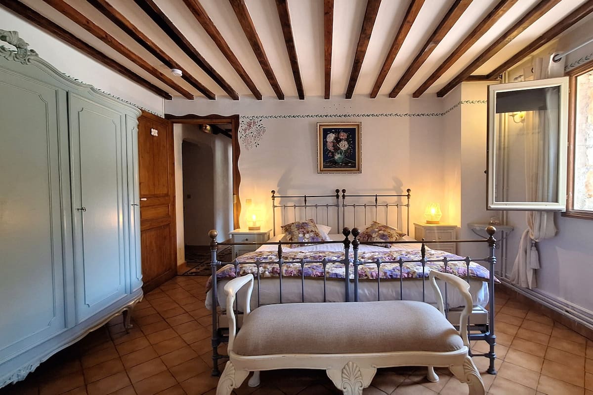 Lavande | Minibar, individually decorated, individually furnished, blackout drapes