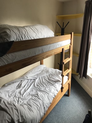 Standard Shared Dormitory (Bed in 6 Bed Dorm)