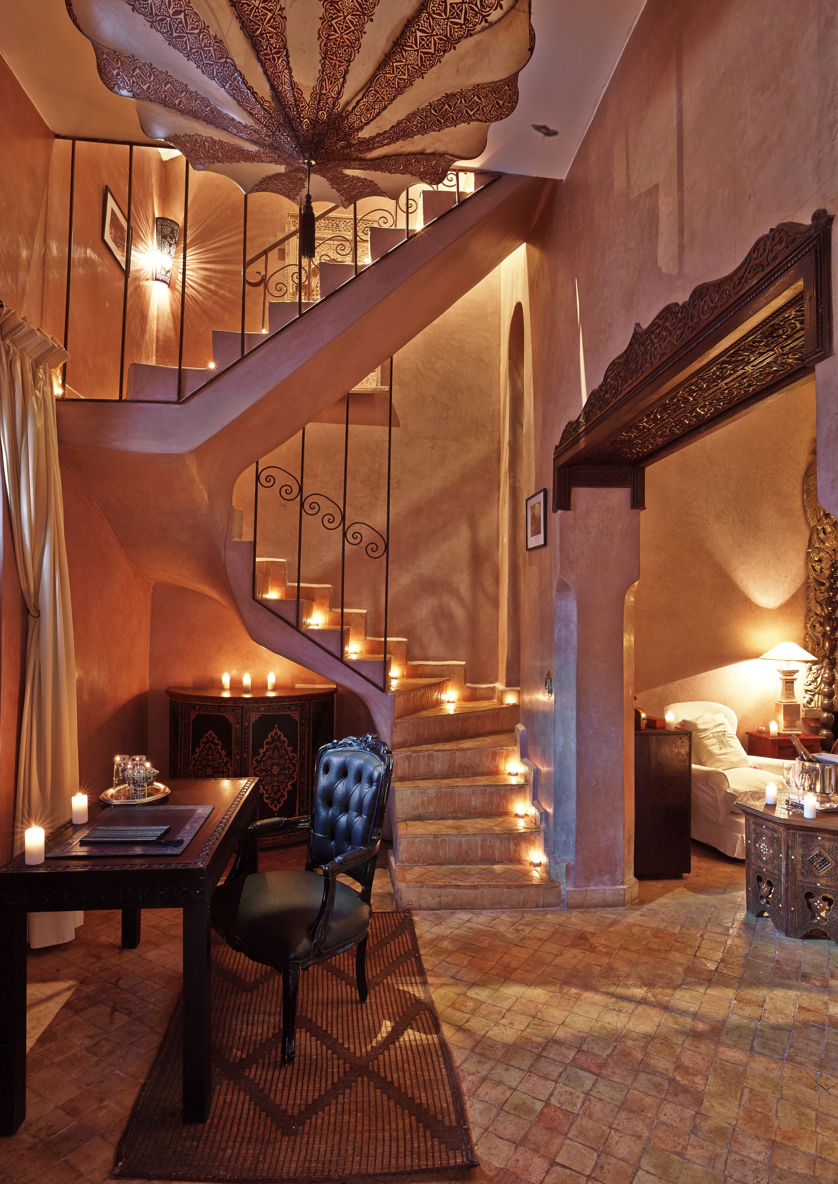 Honeymoon Suite | Minibar, in-room safe, individually decorated, individually furnished