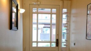 Pintu masuk interior