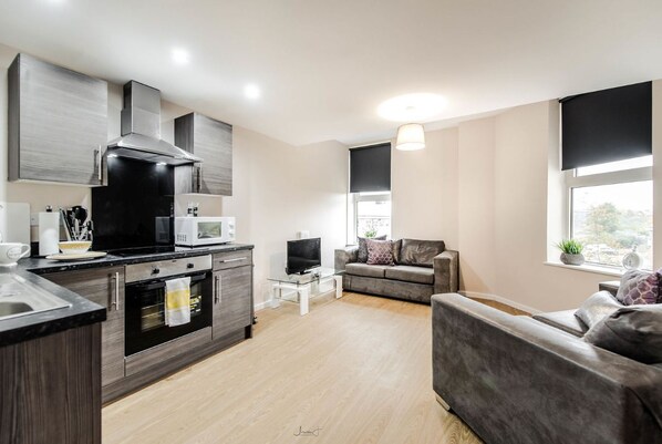 Exclusive Apartment, Multiple Beds, Non Smoking | Living area | Flat-screen TV - Infinity Apartments Metropolitan House 1 (Manchester)