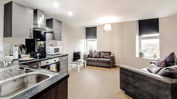 Exclusive Apartment, Berbilang Katil, Non Smoking | Dapur peribadi | Peti sejuk, ketuhar gelombang mikro, ketuhar, dapur