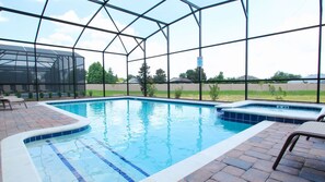 2 outdoor pools, free cabanas, pool umbrellas