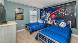 Family Townhome, Hot Tub, Garden Area | Children’s theme room