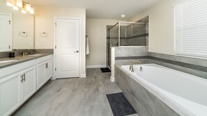 Familien-Stadtwohnung, Whirlpool, zum Garten hin | Komfortbadewanne