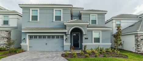 Family Townhome, Multiple Bedrooms, Hot Tub, Garden Area | Front of property