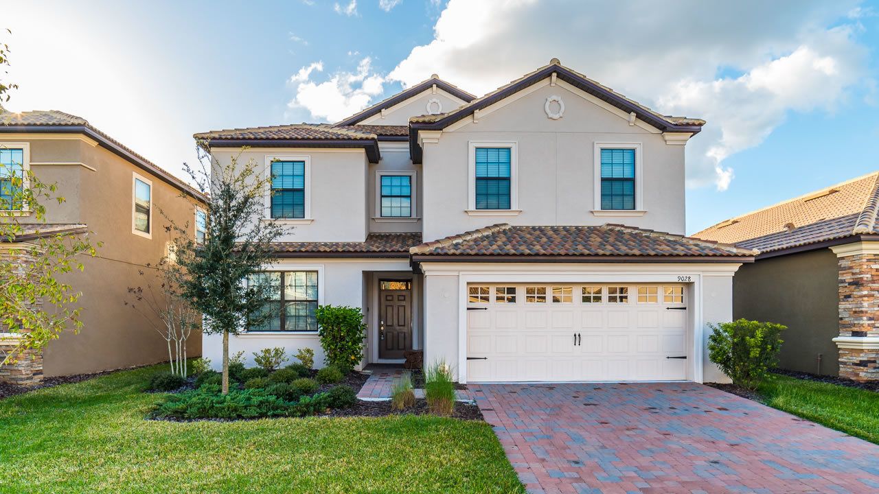 Family Townhome, Hot Tub, Garden Area | Front of property