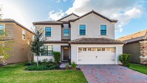 Family Townhome, Hot Tub, Garden Area | Front of property