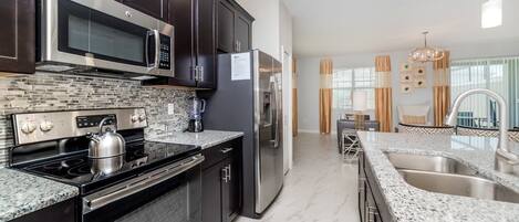 Family Townhome, Private Pool, Garden Area | Shared kitchen