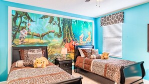 Family Townhome, Multiple Bedrooms, Hot Tub, Garden Area | Children's theme room