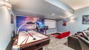 Casa de ciudad familiar, hidromasaje, en el área del jardín | Sala de juegos