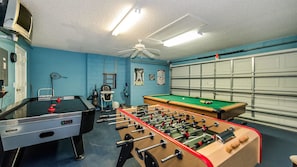 Residenza familiare, idromassaggio, lato giardino | Area giochi