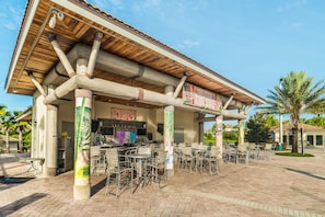 Bar à beira da piscina