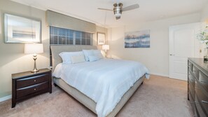 Townhouse Keluarga, kolam renang pribadi, area taman | 4 kamar tidur, ruang kerja ramah laptop, dan setrika/meja setrika