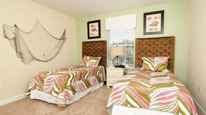 Townhouse Keluarga, hot tub, area taman | Pemandangan dari kamar