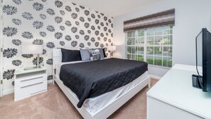Maison mitoyenne Familiale, piscine privée, côté jardin | 4 chambres, espace de travail pour ordinateur portable