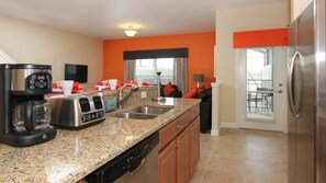 Family Townhome, Private Pool, Garden Area | Shared kitchen | Fridge, microwave, oven
