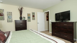 Family Townhome, Private Pool, Garden Area | 4 bedrooms, individually decorated, individually furnished