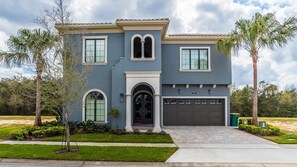 Perhepientalo, useita makuuhuoneita, poreamme, puutarha-alue | Majoituspaikan julkisivu