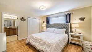 Family Townhome, Private Pool, Garden Area