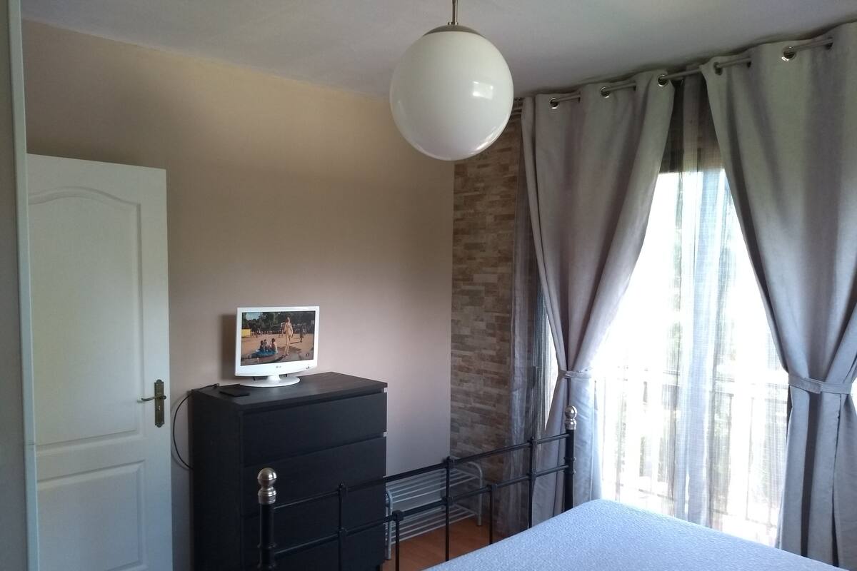 Basic Double or Twin Room, 1 Double Bed, Non Smoking | Balcony