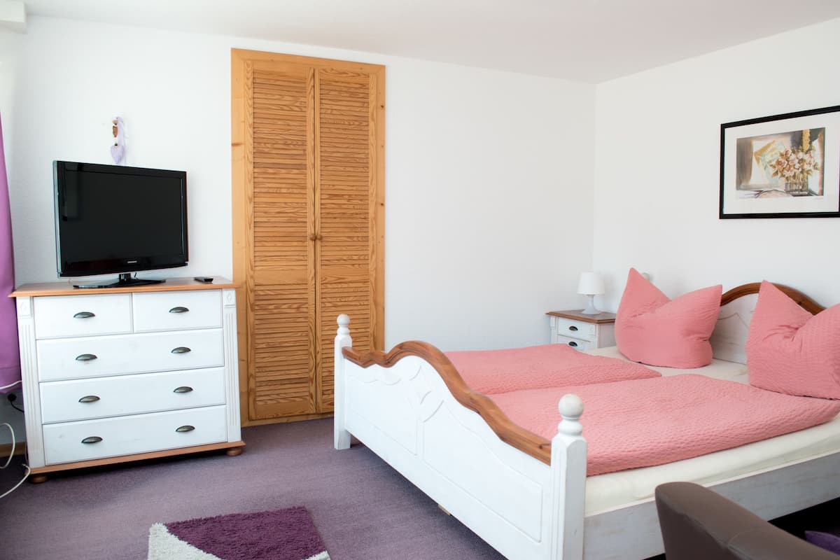 Double Room, Non Smoking | Free WiFi, bed sheets