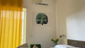 Kahden hengen huone | Työpöytä, äänieristys, ilmainen Wi-Fi, vuodevaatteet