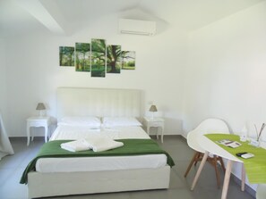 Rideaux occultants, lits bébé (gratuits), lits pliants/supplémentaires