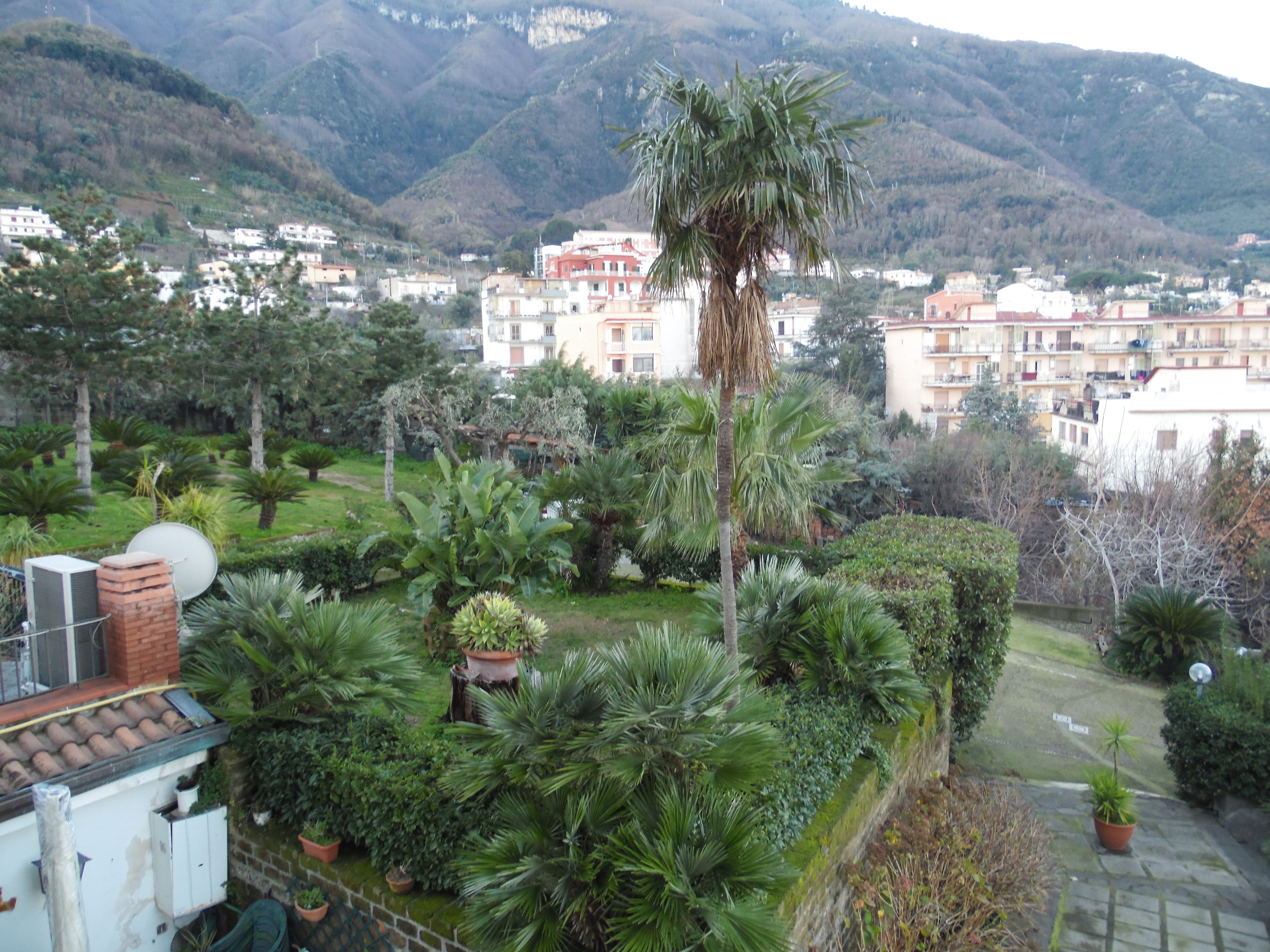 Deluxe-huone | Kannettavalle tietokoneelle sopiva työtila, pimennysverhot