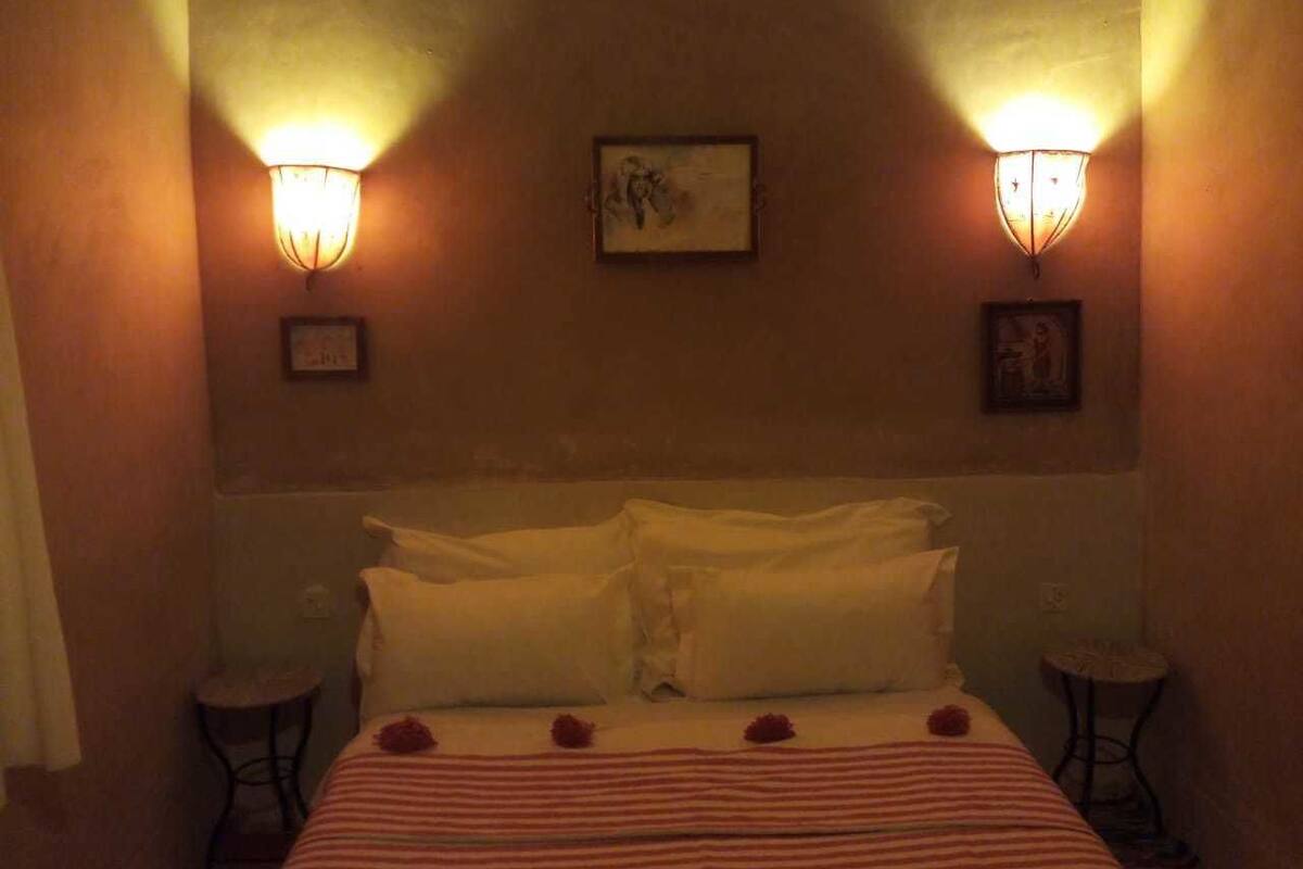 Comfort Double Room | Blackout curtains, iron/ironing board, free WiFi, bed sheets