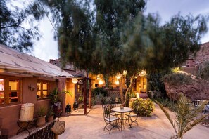 Breakfast, lunch, dinner served; Moroccan cuisine