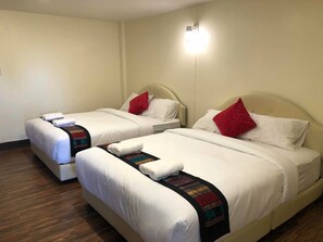 家庭房 | 折叠床/加床（额外收费）、免费 WiFi