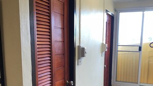 Family Room | Bathroom | Shower, free toiletries, hair dryer (on request), towels - K 1 Inn (Nan)
