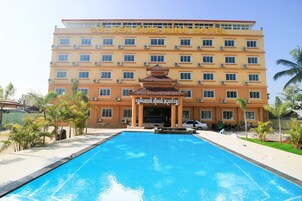 Outdoor pool, open 8 AM to 8 PM, pool umbrellas, sun loungers