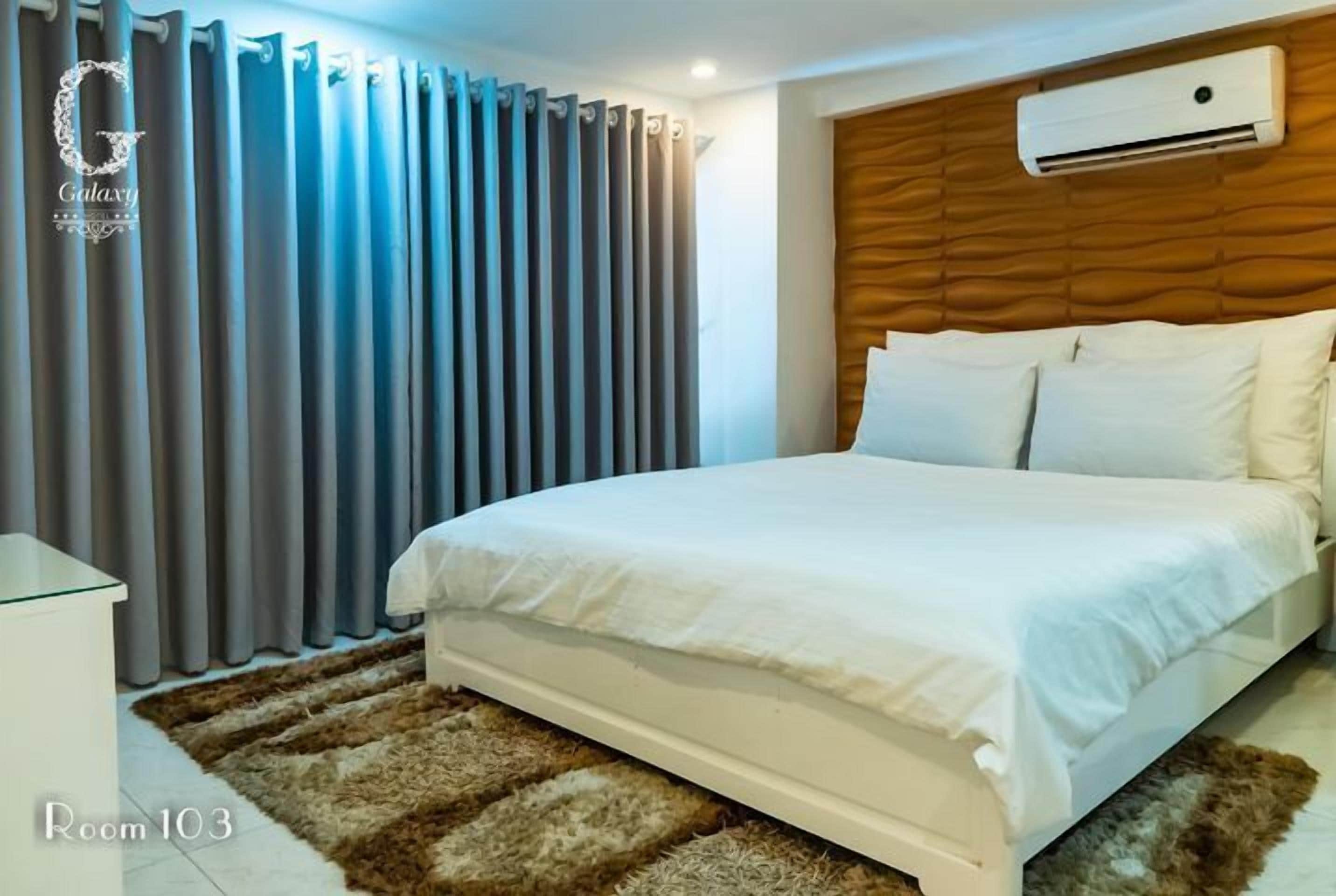 Standard Room | Bar mini, meja, kalis bunyi, seterika/papan seterika 